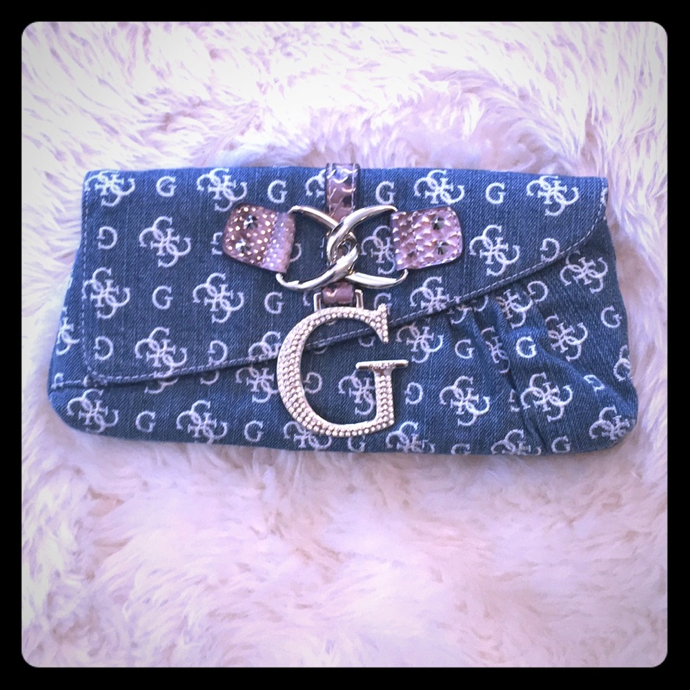 Guess clutch